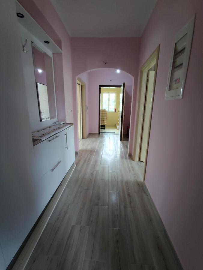 Cheerful 2 Bedroom Villa With Free Parking. Gjirokastër 외부 사진