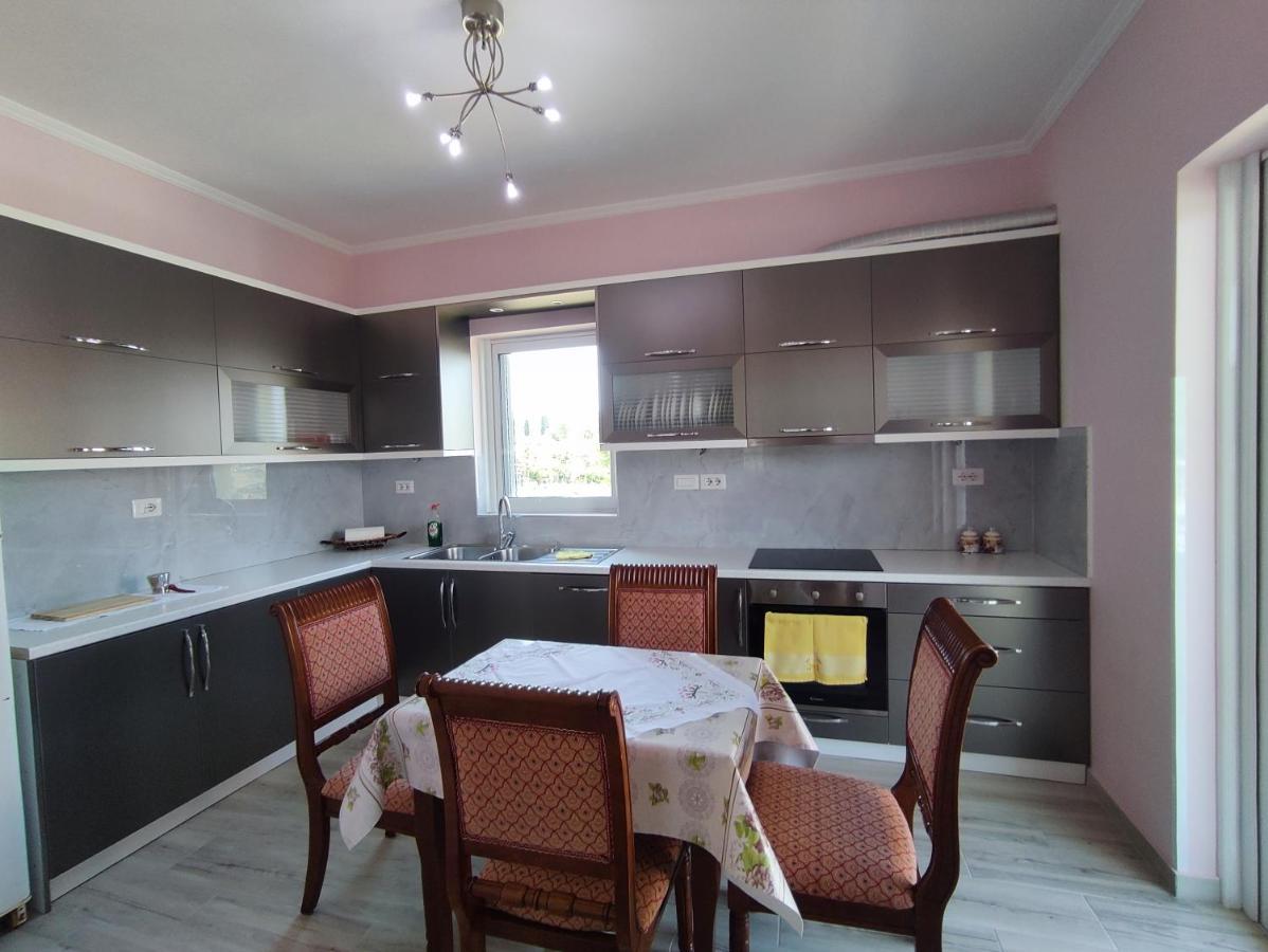 Cheerful 2 Bedroom Villa With Free Parking. Gjirokastër 외부 사진