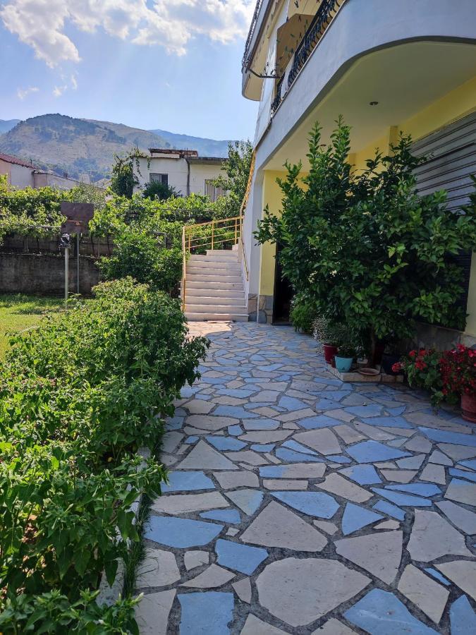 Cheerful 2 Bedroom Villa With Free Parking. Gjirokastër 외부 사진