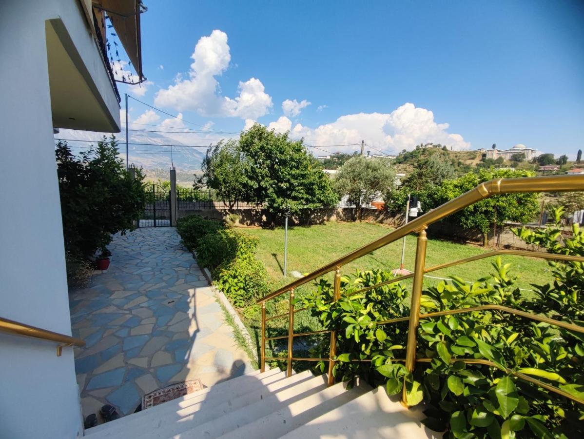 Cheerful 2 Bedroom Villa With Free Parking. Gjirokastër 외부 사진